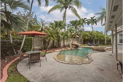 13875 NW 20th St, Pembroke Pines, FL 33028 - Photo 4