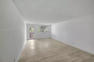 90 Edgewater Dr, Coral Gables, FL 33133 - Photo 12