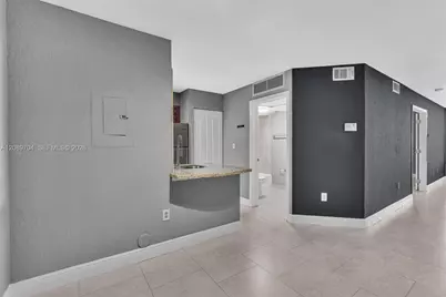 2820 N Oakland Forest Dr #104, Oakland Park, FL 33309 - Photo 20