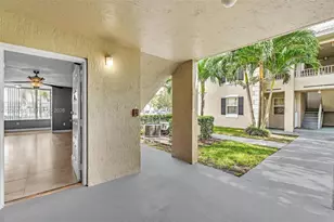 2820 N Oakland Forest Dr, Oakland Park, FL 33309 - Photo 30