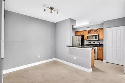 2820 N Oakland Forest Dr #102, Oakland Park, FL 33309 - Photo 10