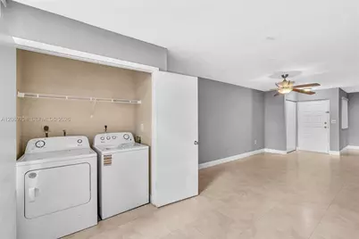 2820 N Oakland Forest Dr #102, Oakland Park, FL 33309 - Photo 2