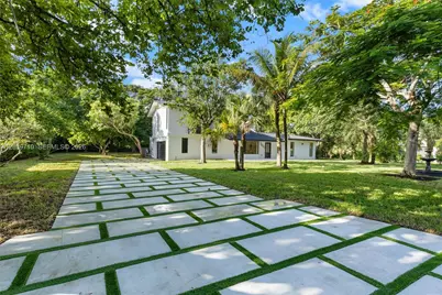 7800 SW 94th St, Miami, FL 33156 - Photo 2