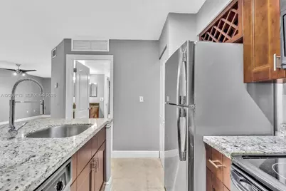 2811 N Oakland Forest Dr #205, Oakland Park, FL 33309 - Photo 14