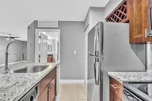 2811 N Oakland Forest Dr, Oakland Park, FL 33309 - Photo 14