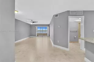 2811 N Oakland Forest Dr, Oakland Park, FL 33309 - Photo 16