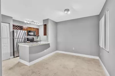 2811 N Oakland Forest Dr #205, Oakland Park, FL 33309 - Photo 10