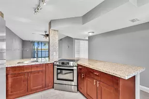 118 Lake Emerald Dr, Oakland Park, FL 33309 - Photo 6