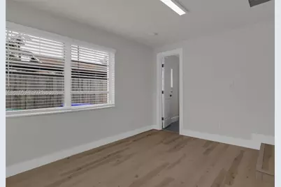 345 NW 44th St, Miami, FL 33127 - Photo 12