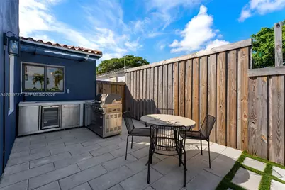 925 Stillwater Dr #., Miami Beach, FL 33141 - Photo 30