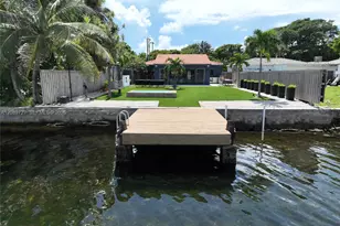 925 Stillwater Dr, Miami Beach, FL 33141 - Photo 38