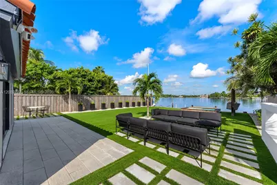 925 Stillwater Dr #., Miami Beach, FL 33141 - Photo 18