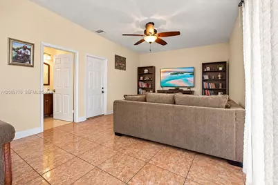 10251 NW 3rd St, Pembroke Pines, FL 33026 - Photo 14