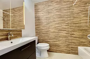 9825 Costa Del Sol Blvd, Doral, FL 33178 - Photo 16