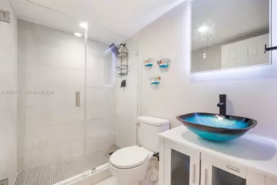 10000 NW 80th Ct #2102, Hialeah Gardens, FL 33016 - Photo 2