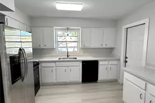 2416 SE 2nd St, Pompano Beach, FL 33062 - Photo 4