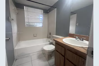 821 Twin Lakes Dr #31-H, Coral Springs, FL 33071 - Photo 10