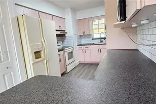 580 W 34th Pl, Hialeah, FL 33012 - Photo 18