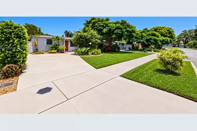 4211 NW 11th Ave, Oakland Park, FL 33309 - Photo 4