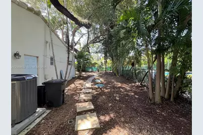 508 Castania Ave, Coral Gables, FL 33146 - Photo 6