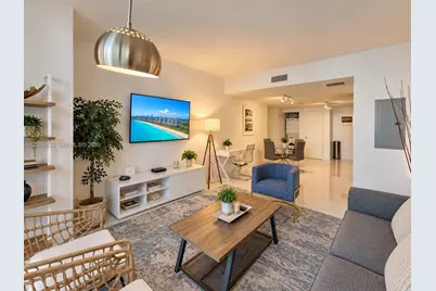 485 Brickell Avenue #1611, Miami, FL 33131 - Photo 2