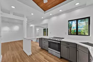 3794 Irvington Ave, Miami, FL 33133 - Photo 8
