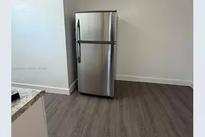 8010 Abbott Ave #5, Miami Beach, FL 33141 - Photo 6