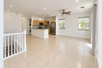 2312 NE 2nd St #2312, Pompano Beach, FL 33062 - Photo 2