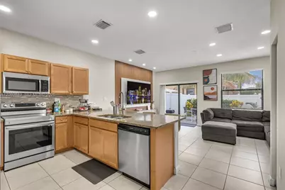 3305 W 93rd Pl, Hialeah, FL 33018 - Photo 8