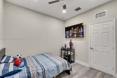 3305 W 93rd Pl, Hialeah, FL 33018 - Photo 24