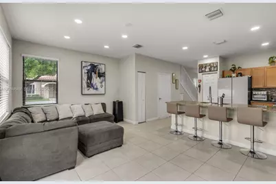 3305 W 93rd Pl, Hialeah, FL 33018 - Photo 12