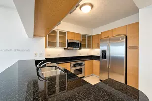 31 SE 5th St, Miami, FL 33131 - Photo 4