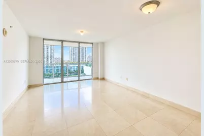 31 SE 5th St #1805, Miami, FL 33131 - Photo 6