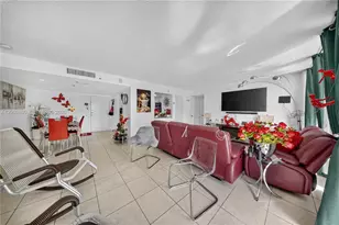 9686 Fontainebleau Blvd, Miami, FL 33172 - Photo 8