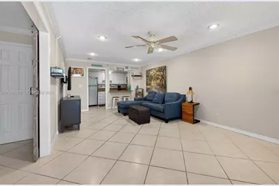 1308 Bayview Dr #2B, Fort Lauderdale, FL 33304 - Photo 10
