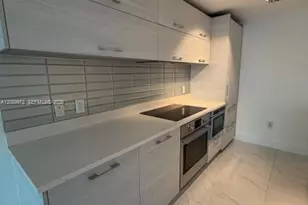 650 NE 32nd St, Miami, FL 33137 - Photo 12