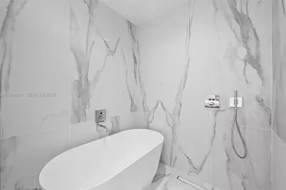 1400 Biscayne Blvd #609, Miami, FL 33132 - Photo 14