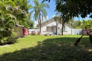 112 SE 3rd St, Hallandale Beach, FL 33009 - Photo 10