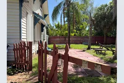 112 SE 3rd St, Hallandale Beach, FL 33009 - Photo 8