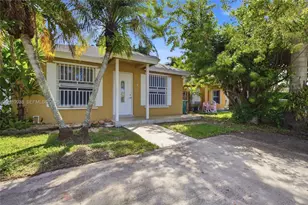 873 SW 10th St, Florida City, FL 33034 - Photo 1