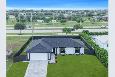 2124 NE 16th Pl, Cape Coral, FL 33909 - Photo 4