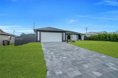 2124 NE 16th Pl, Cape Coral, FL 33909 - Photo 2