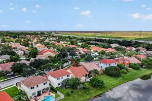 820 Falling Water Rd, Weston, FL 33326 - Photo 54