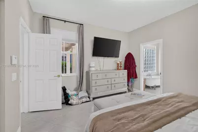 820 Falling Water Rd, Weston, FL 33326 - Photo 22