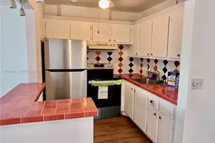 19 Newport, Deerfield Beach, FL 33442 - Photo 2