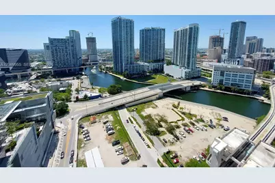 31 SE 6th St #1405, Miami, FL 33131 - Photo 12
