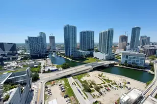 31 SE 6th St, Miami, FL 33131 - Photo 12