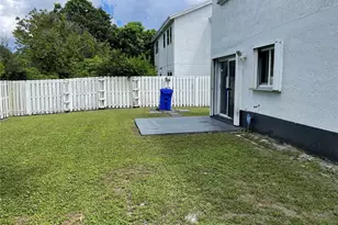 8851 SW 9th Ct, Pembroke Pines, FL 33025 - Photo 26