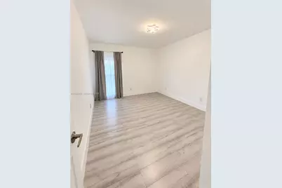 7907 NW 73rd Ter, Tamarac, FL 33321 - Photo 18
