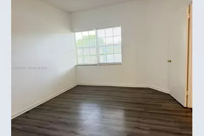 641 Cypress Lake Blvd #J18, Deerfield Beach, FL 33064 - Photo 4